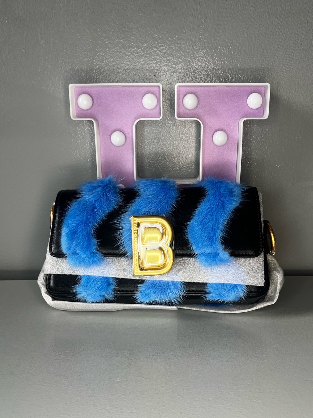 Brandon Blackwood Medium Nia Bag in Black Hard Leather with Blue Mink Fur - Picture 5 of 10